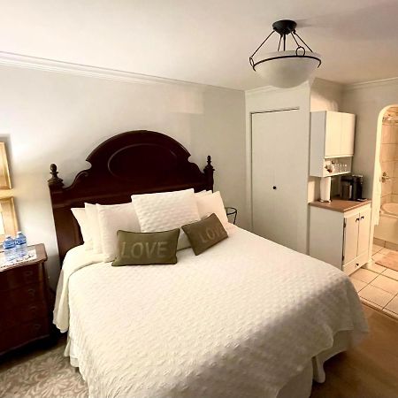 A Vista Villa Couples Retreat Kelowna Ngoại thất bức ảnh