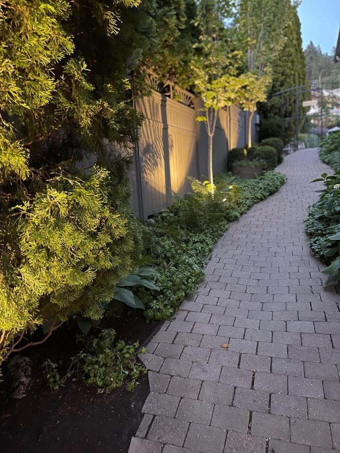 A Vista Villa Couples Retreat Kelowna Ngoại thất bức ảnh