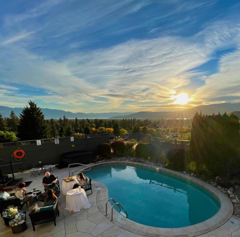 A Vista Villa Couples Retreat Kelowna Ngoại thất bức ảnh