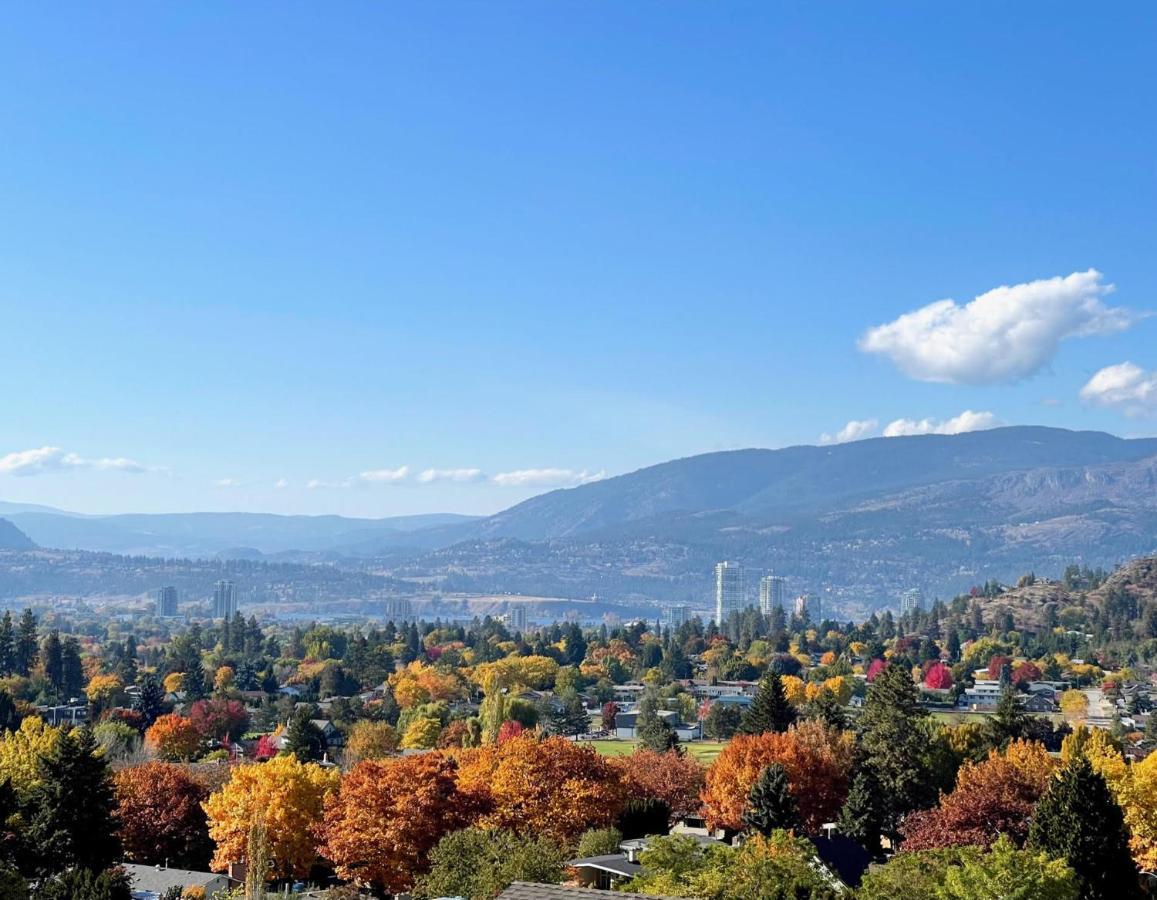 A Vista Villa Couples Retreat Kelowna Ngoại thất bức ảnh