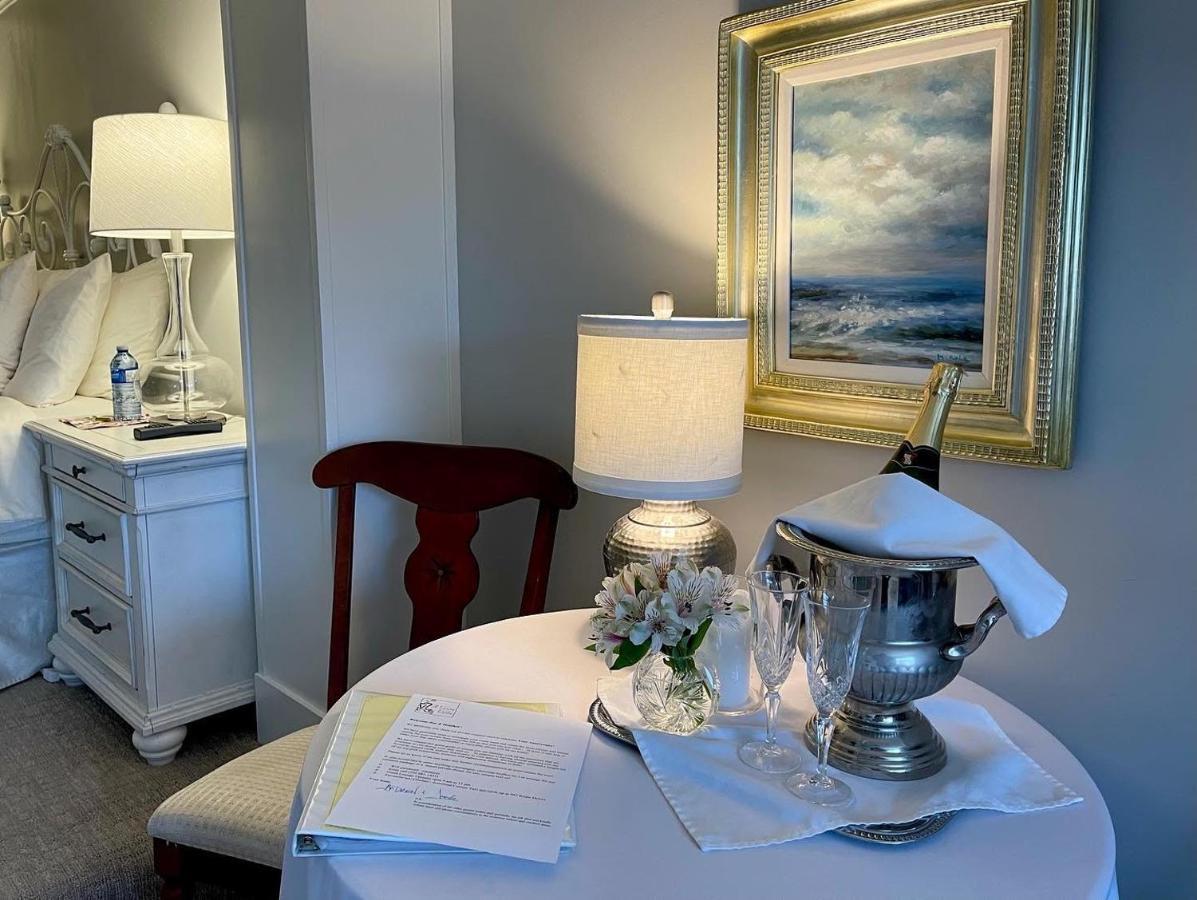 A Vista Villa Couples Retreat Kelowna Ngoại thất bức ảnh