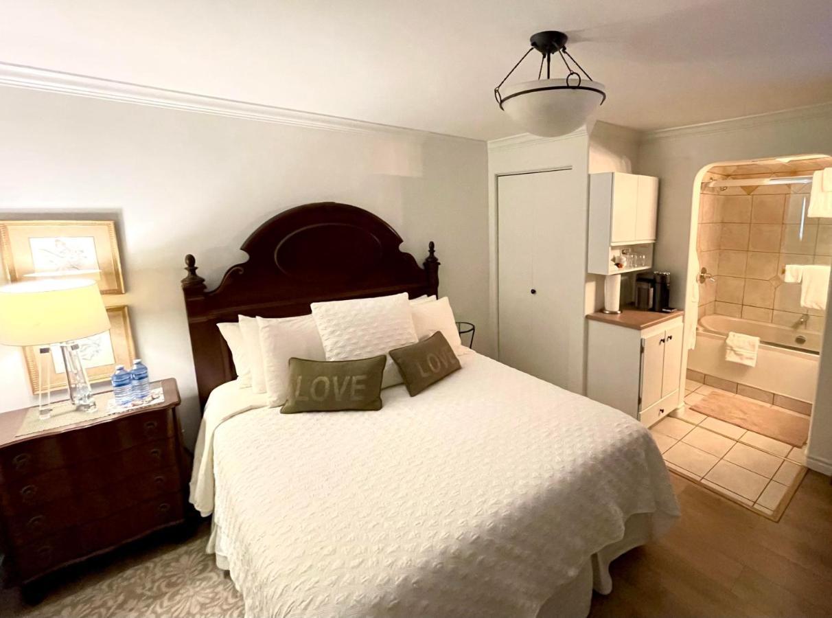 A Vista Villa Couples Retreat Kelowna Ngoại thất bức ảnh