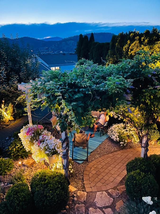 A Vista Villa Couples Retreat Kelowna Ngoại thất bức ảnh