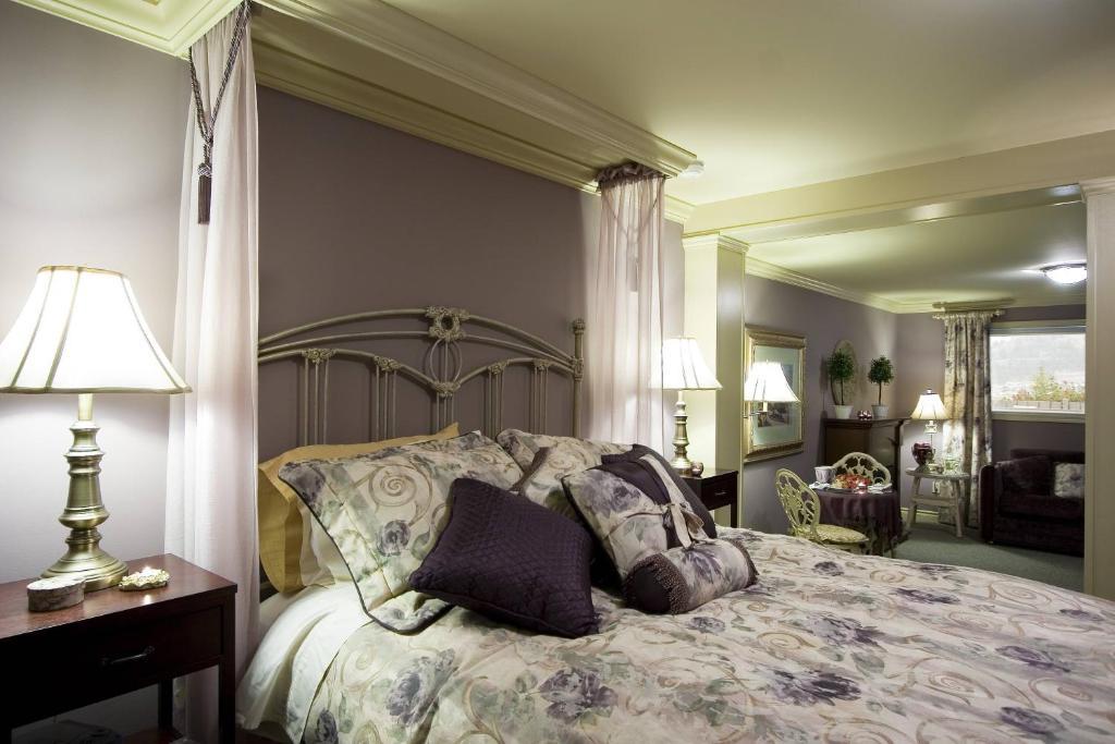 A Vista Villa Couples Retreat Kelowna Phòng bức ảnh